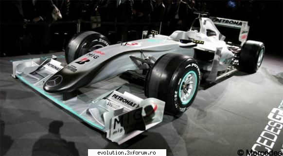 mercedes mgpw01 michael schumacher are mari pentru sezonul formula care vine, monopostul său